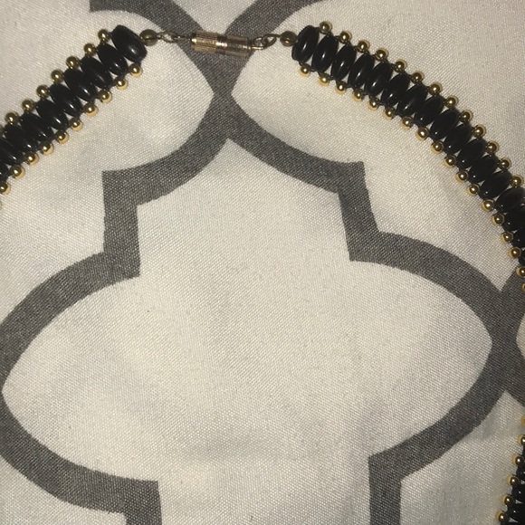 Black and gold necklace - Picture 2 of 3